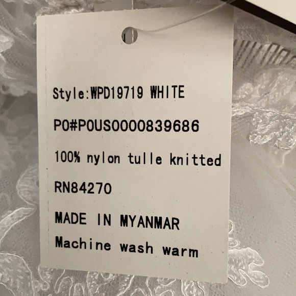 Davids Bridal One Tier Lace Applique Comb Veil - Picture 14 of 14